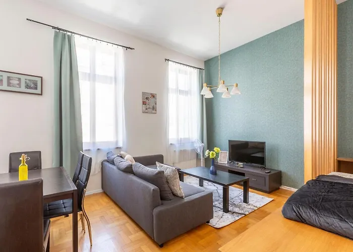 Gozsdu Aparment By Quentin Homes