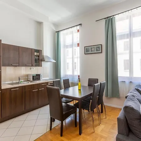 Gozsdu Aparment By Quentin Homes